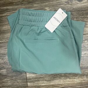 Jockey Woven Stretch Bermuda Short